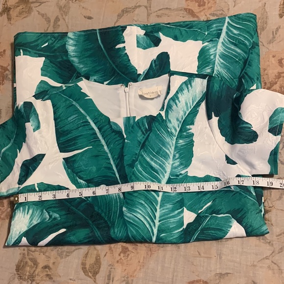 Vestique Small White with Green Foliage Dress - Picture 6 of 10